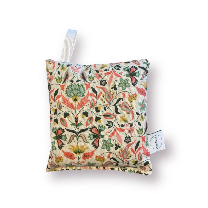 drawer sachet, linen cupboard, insect repellent, moths repellent, scented sachet, cloves, cinnamon, lavender sachets, lavender bas, cupboard, linen freshener, drawer, essential oil, natural