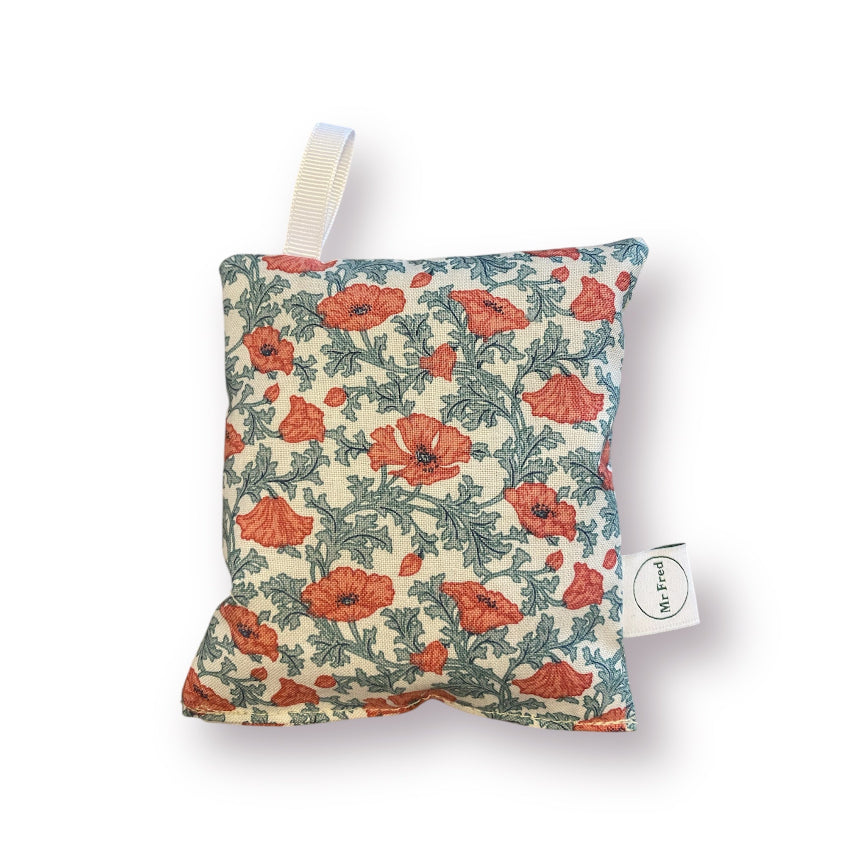 drawer sachet, linen cupboard, insect repellent, moths repellent, scented sachet, cloves, cinnamon, lavender sachets, lavender bas, cupboard, linen freshener, drawer, essential oil, natural